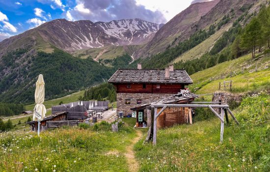 Von Südtirol in die Welt: Grüße aus der Heimat des Specks