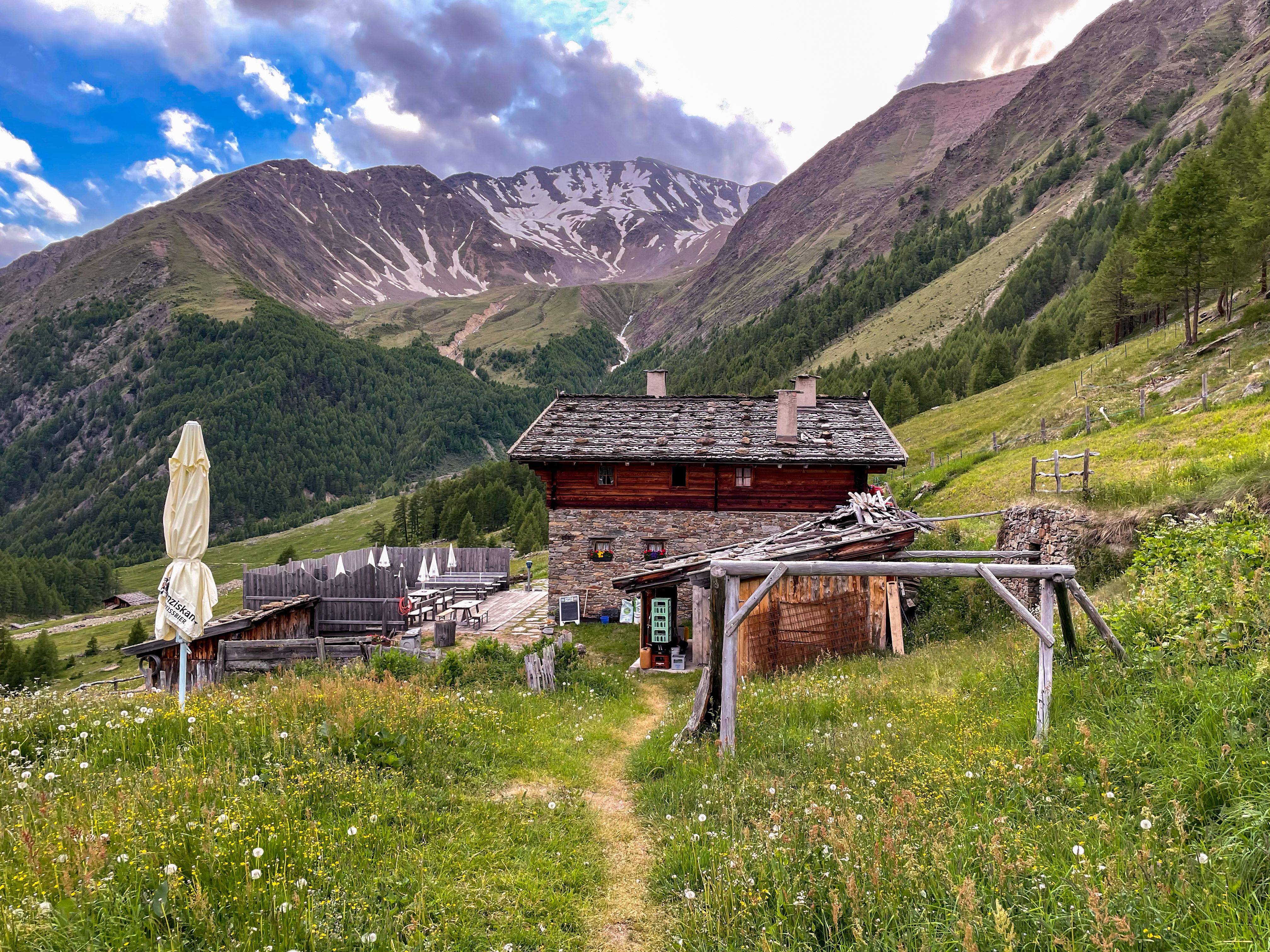 Von Südtirol in die Welt: Grüße aus der Heimat des Specks